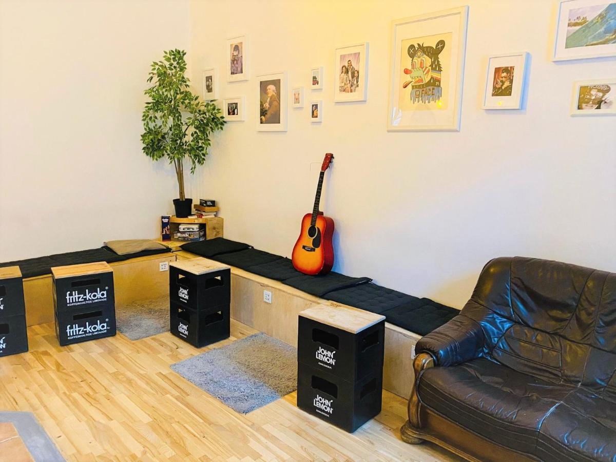 Jimmy Jumps House Hostel Vilnius Exterior photo